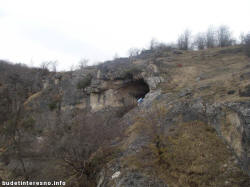 грот в ущелье Мишоко