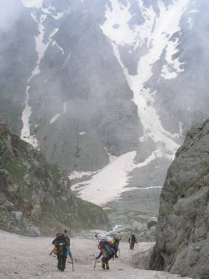 Спуск с пер пер. Красивый по второму кулуару