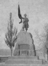 Памятник казаку запорожцу в Тамани